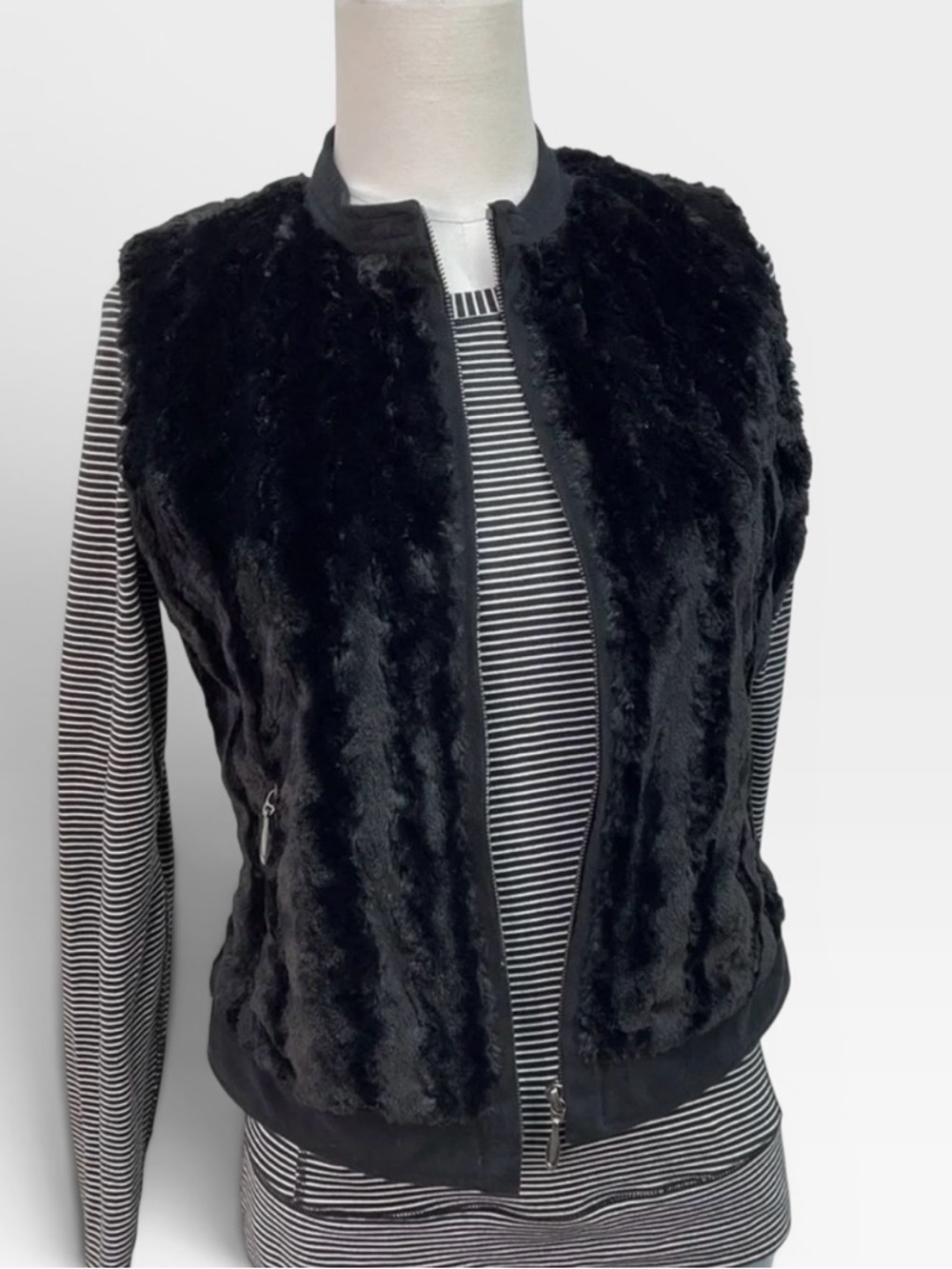 Doncaster Black Faux Fur Zip Vest, Size 10 - Picture 8 of 10